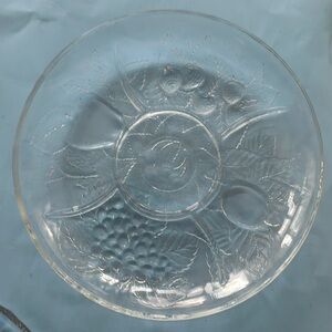 Vintage depression glass serving dish,32 cm diameter,4 sections